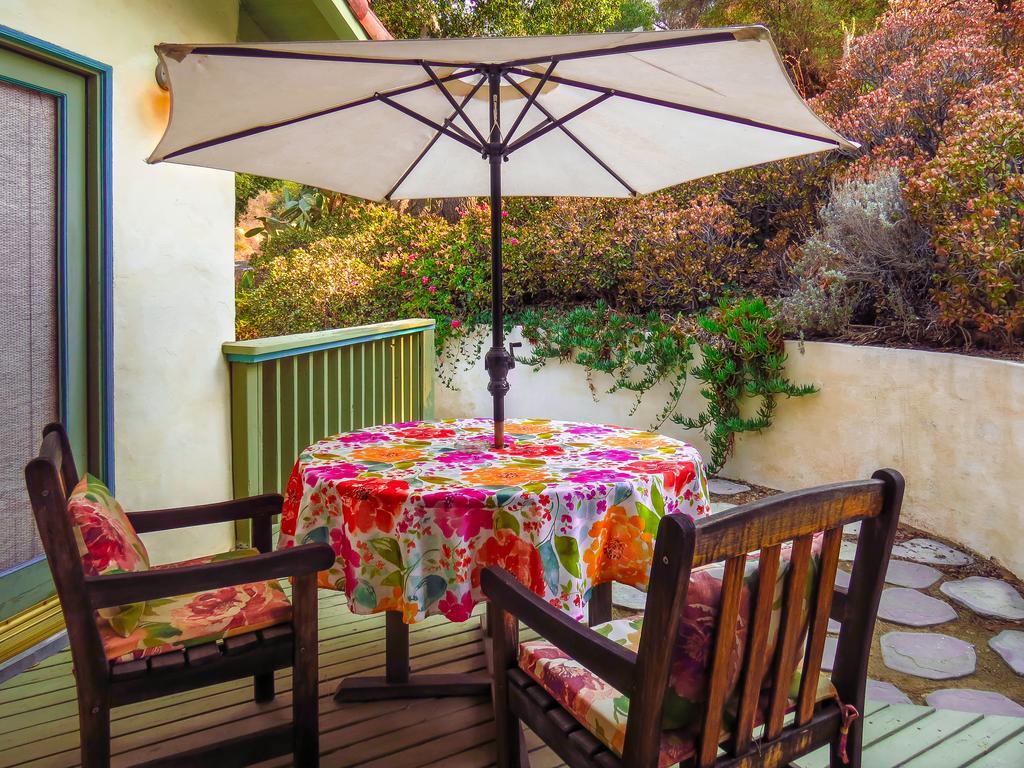 Topanga Canyon Inn Bed And Breakfast Exterior photo
