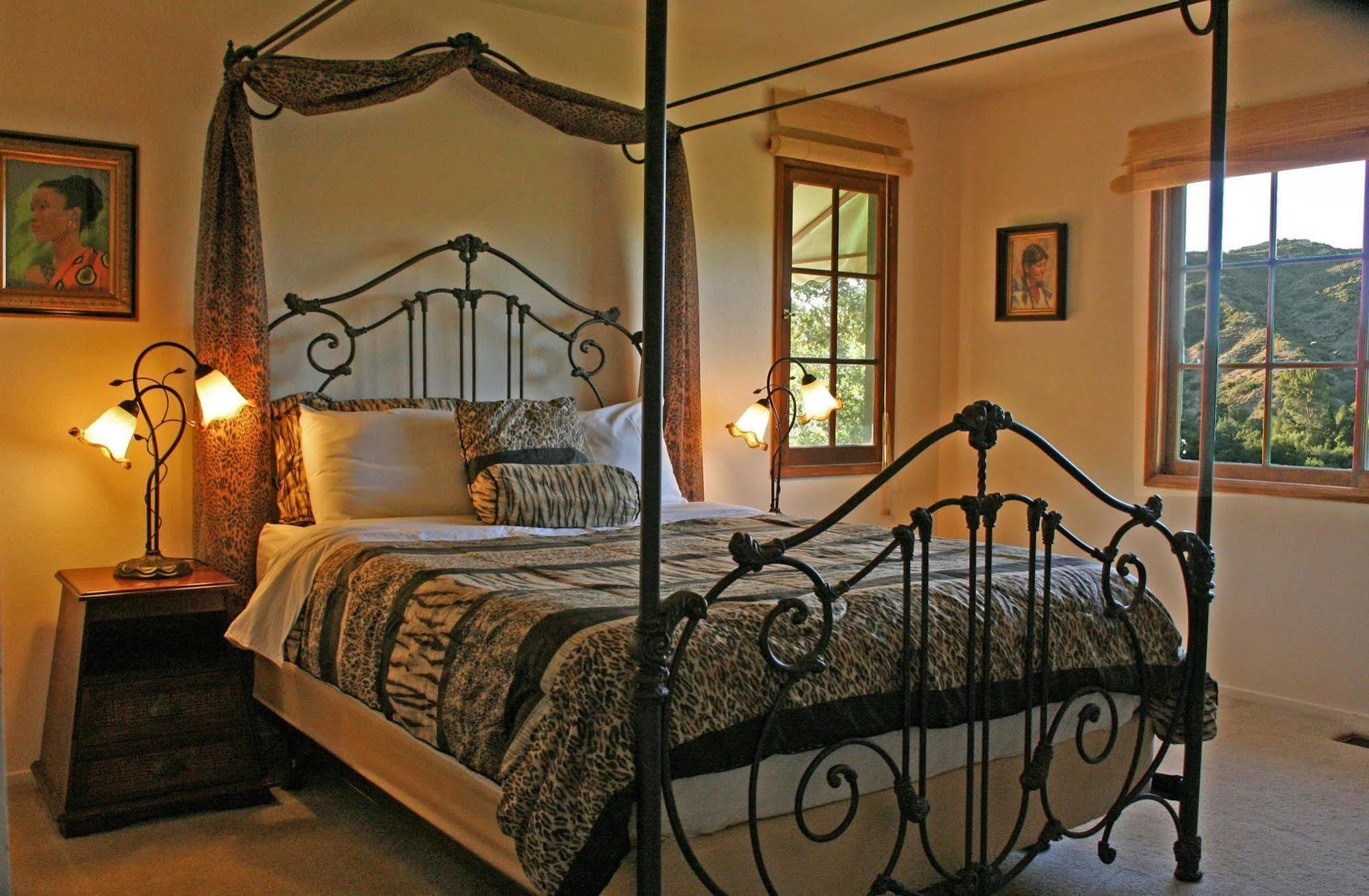 Topanga Canyon Inn Bed And Breakfast Exterior photo