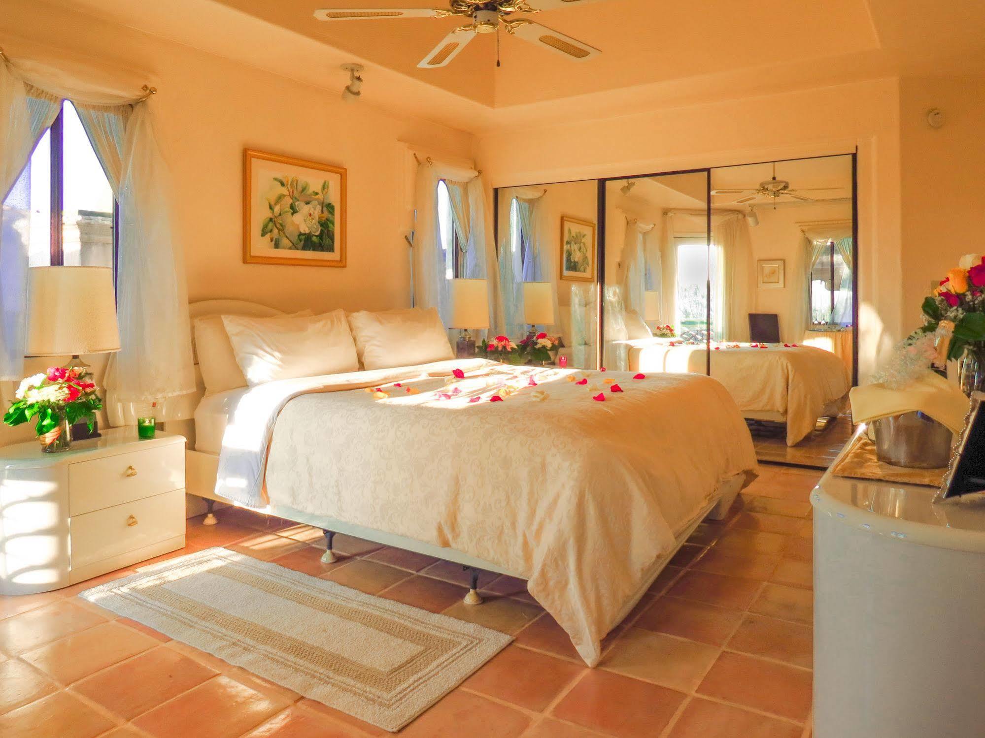 Topanga Canyon Inn Bed And Breakfast Exterior photo