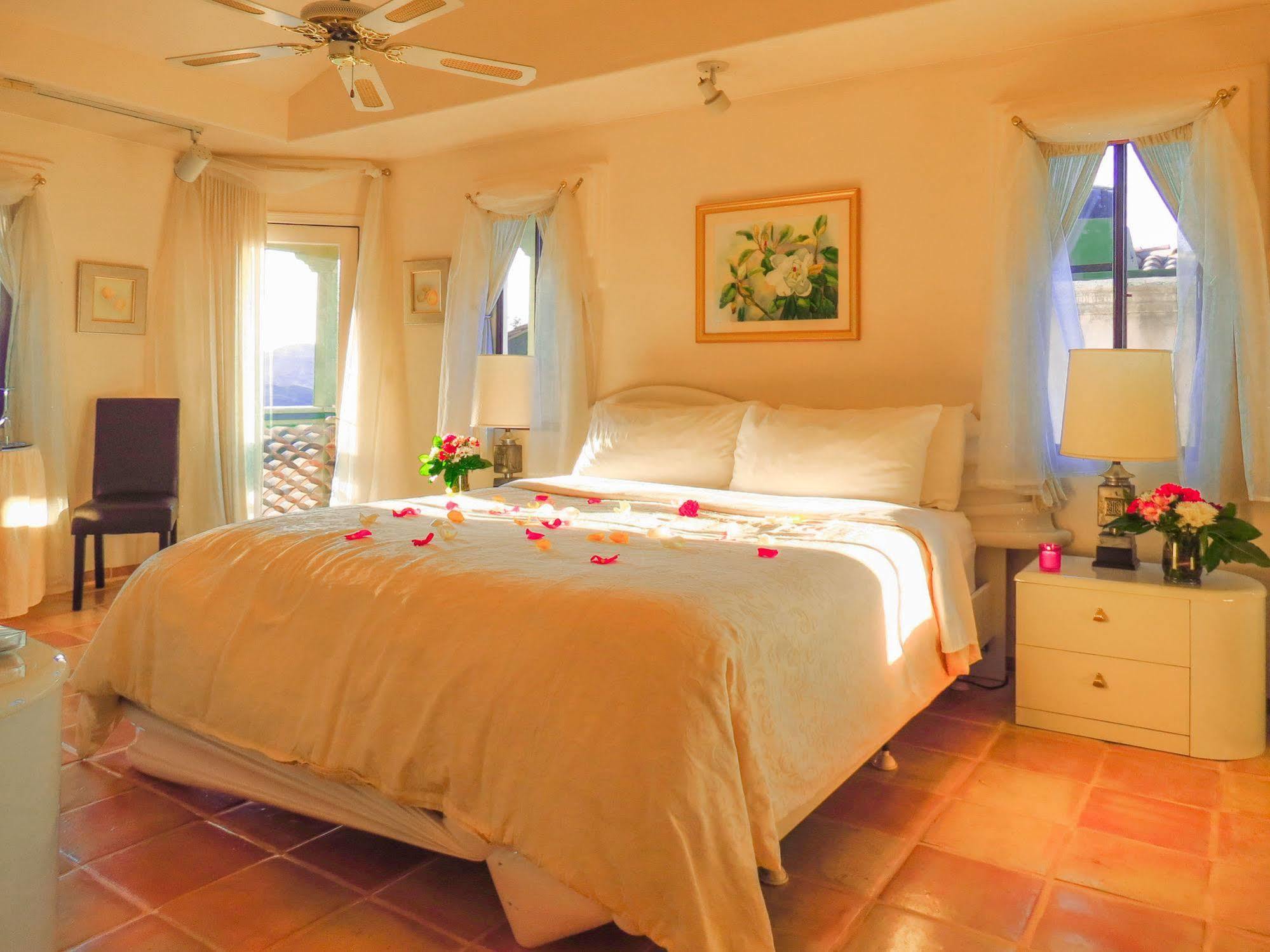 Topanga Canyon Inn Bed And Breakfast Exterior photo