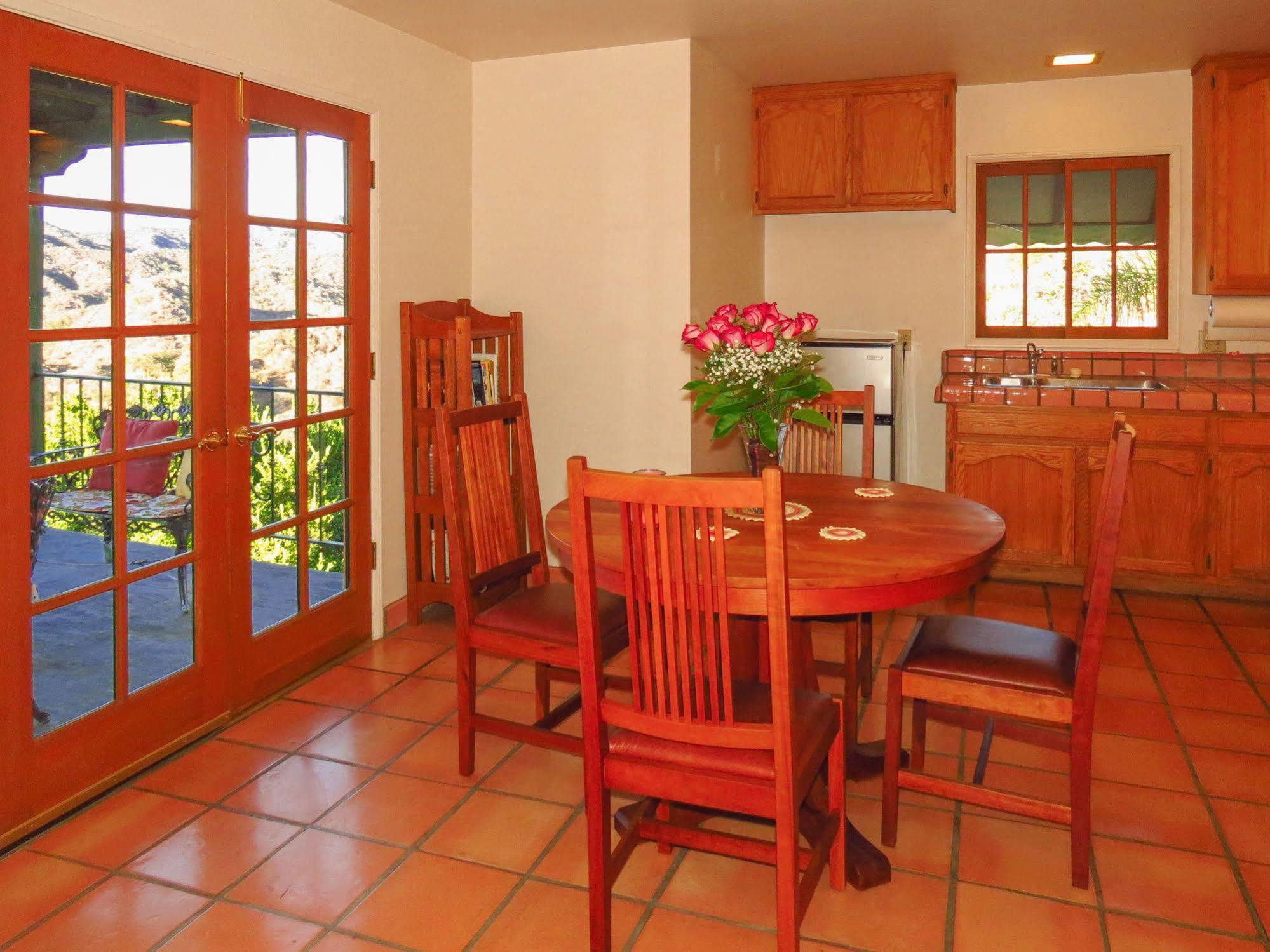 Topanga Canyon Inn Bed And Breakfast Exterior photo